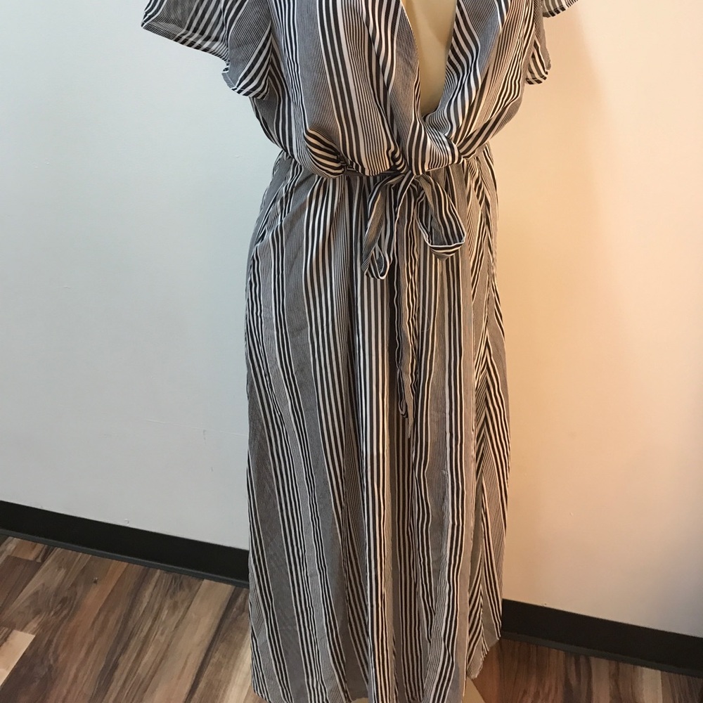 ‼️ Stripe Chiffon Maxi Waist Tie Belt Dress V Cut - Picture 3 of 8
